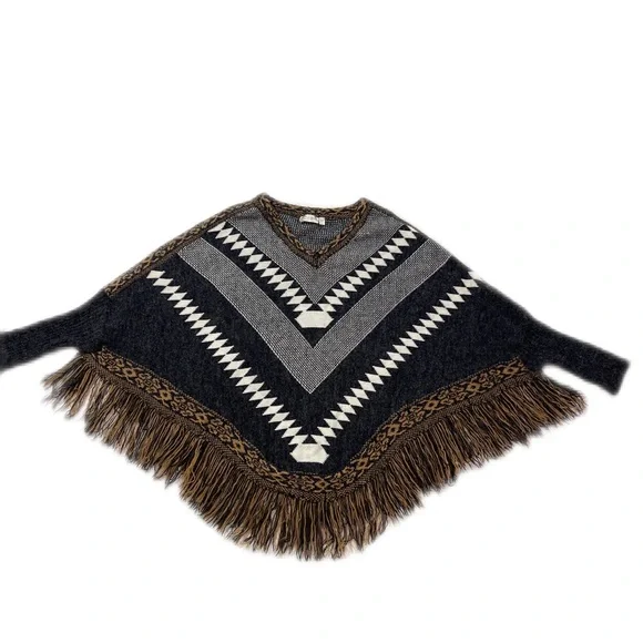 Women’s Poncho - Picture 2 of 4